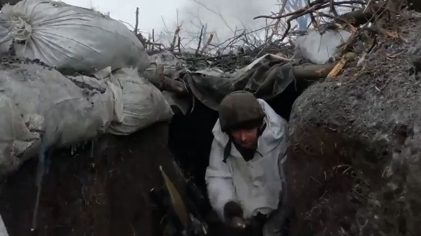 Natočil boj proti přesile Rusů. Vyznamenaný ukrajinský voják byl vážně raněn